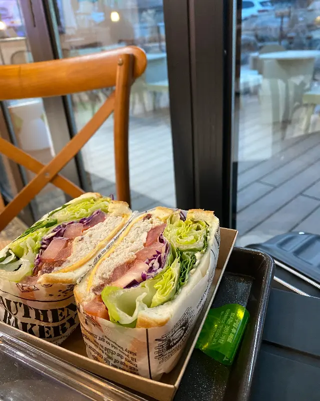 속이 꽉 찬 샌드위치