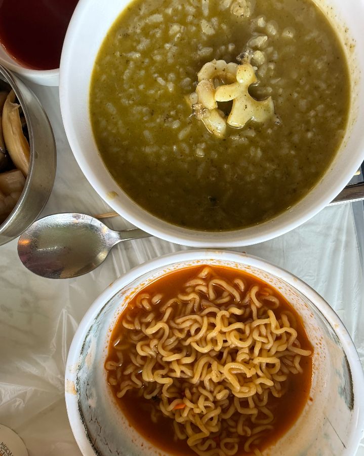 전복죽과 해물라면