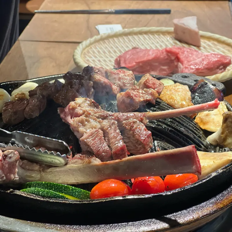 양갈비와 채소, 뼈