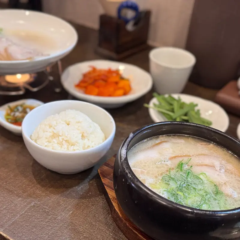 깔끔한 테이블 세팅