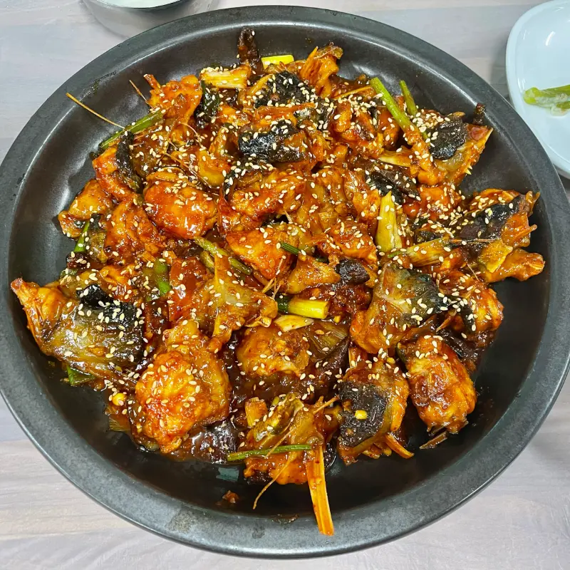 푸짐한 아구불고기 한 상