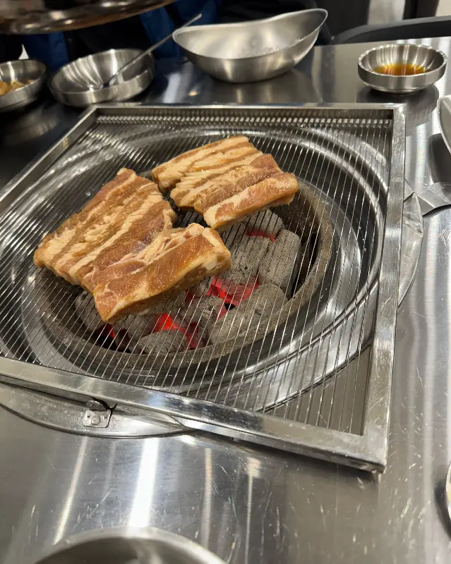 윤슬갈비의 숯불