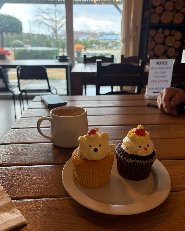 컵케이크와 커피