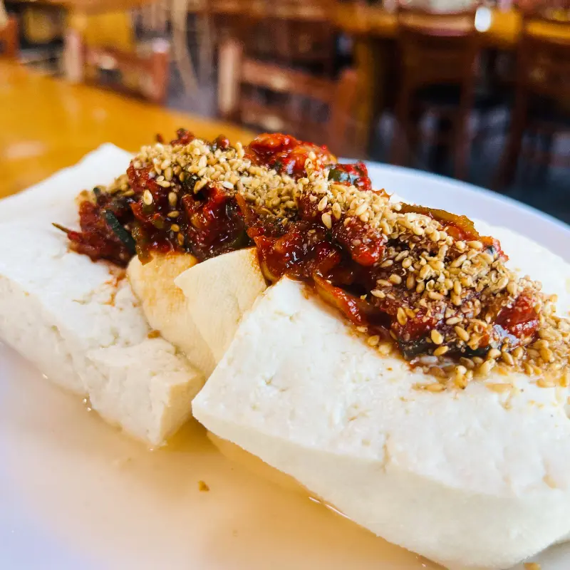 두툼하게 썰린 편육