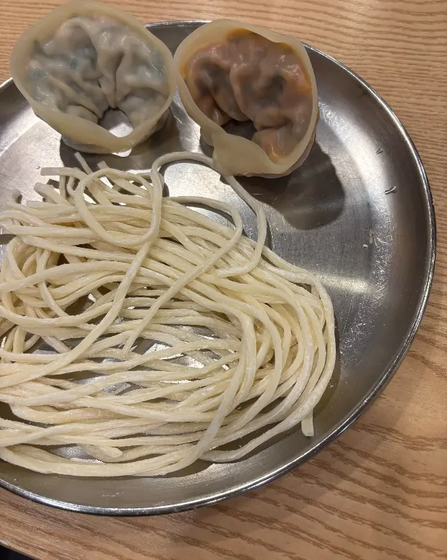 칼국수 사리와 만두