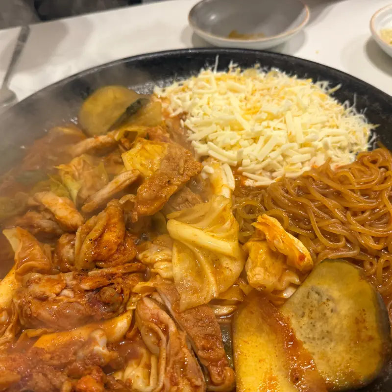 깔끔한 매장 내부