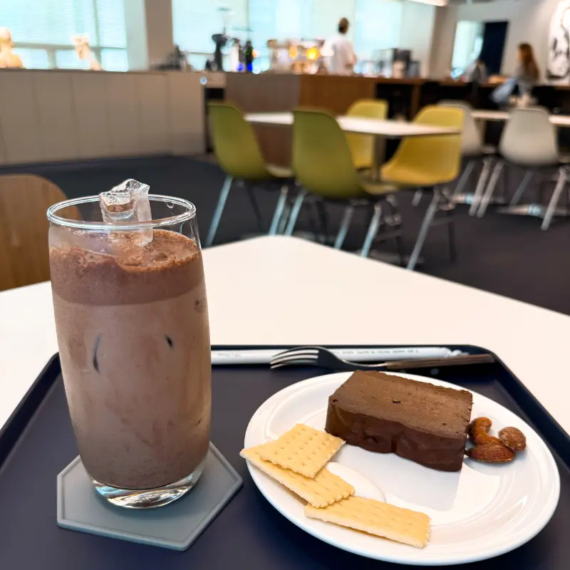 초콜릿 테린느와 음료