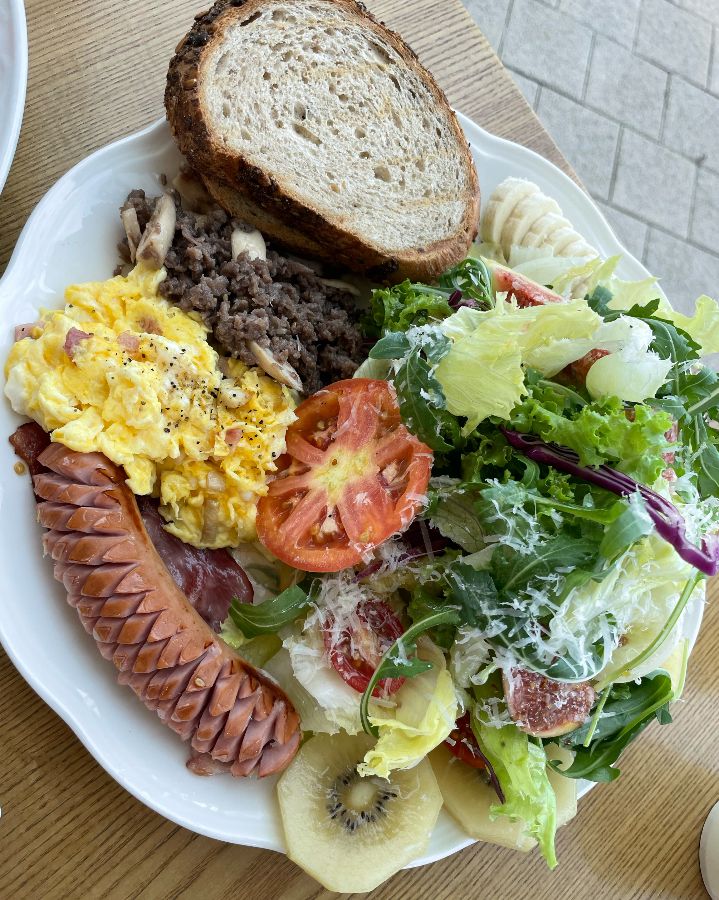 푸짐한 브런치 한 상