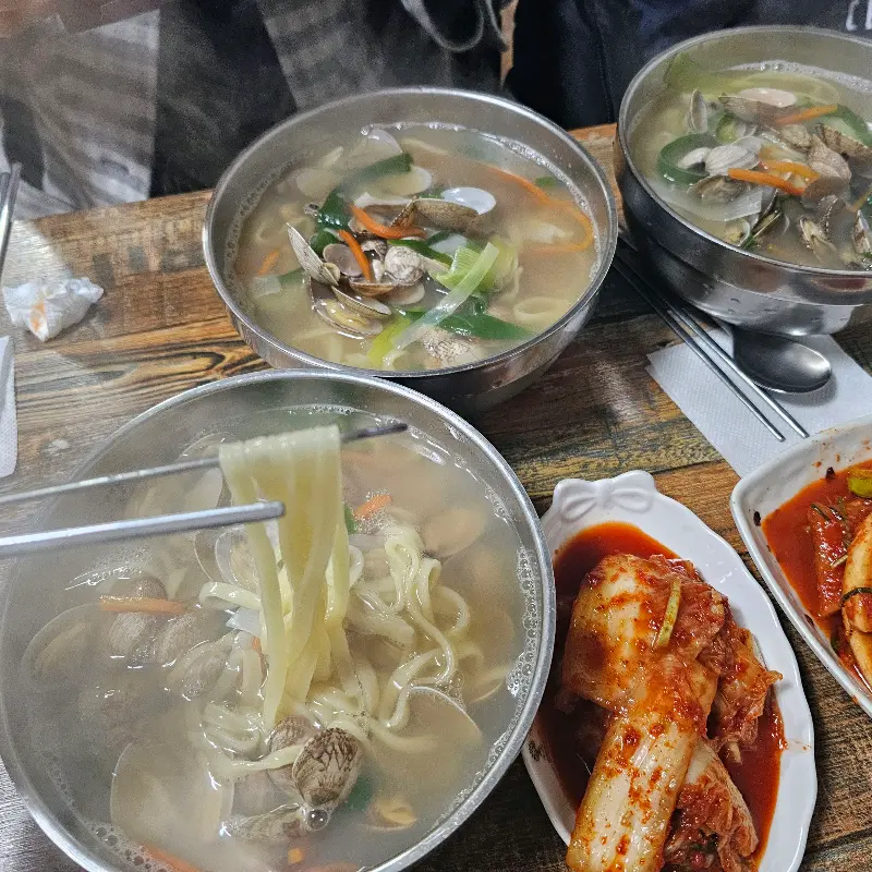 푸짐한 칼국수 한 상