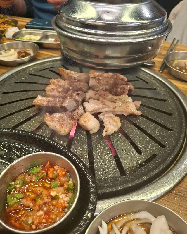 불판 위의 고기