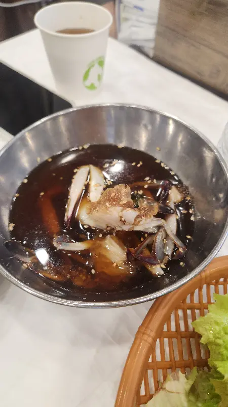 간장게장의 신선한 비주얼