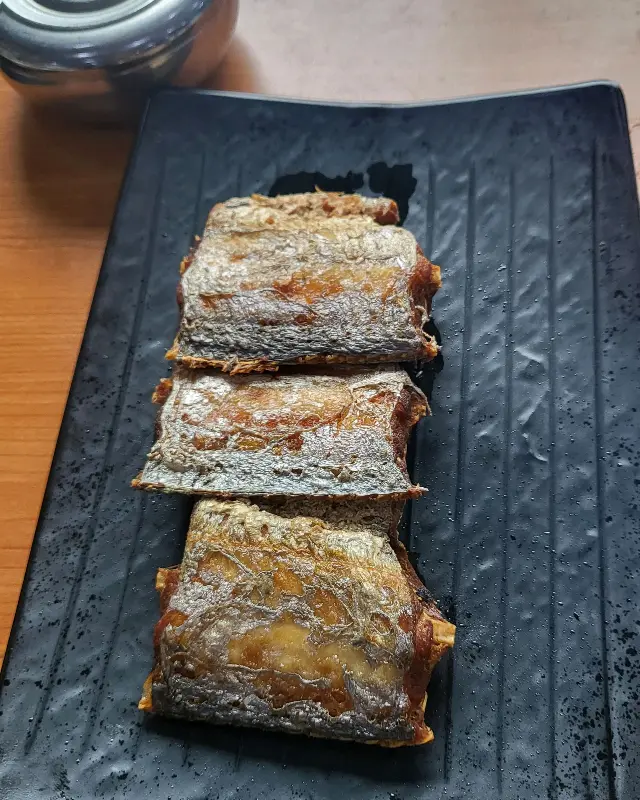 노릇노릇 구워진 갈치구이