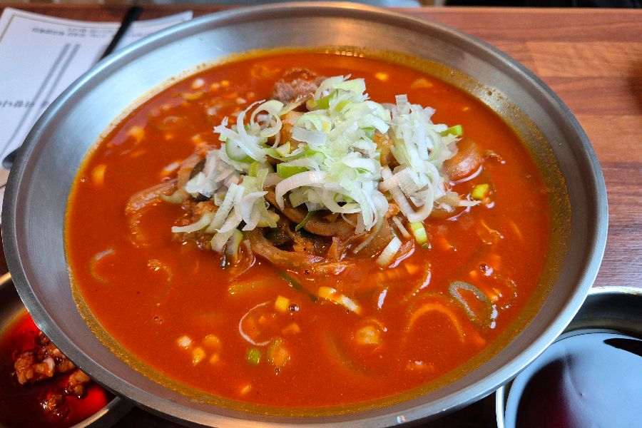 푸짐한 고기짬뽕