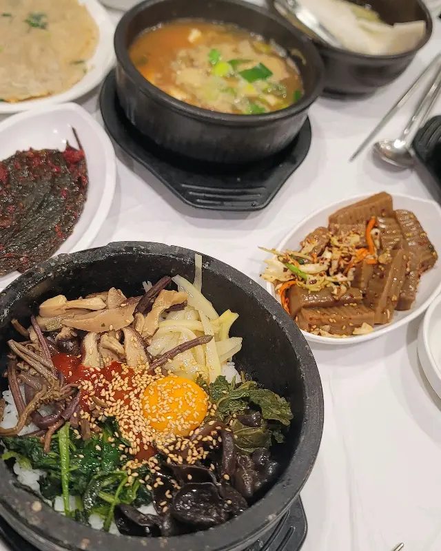 돌솥비빔밥