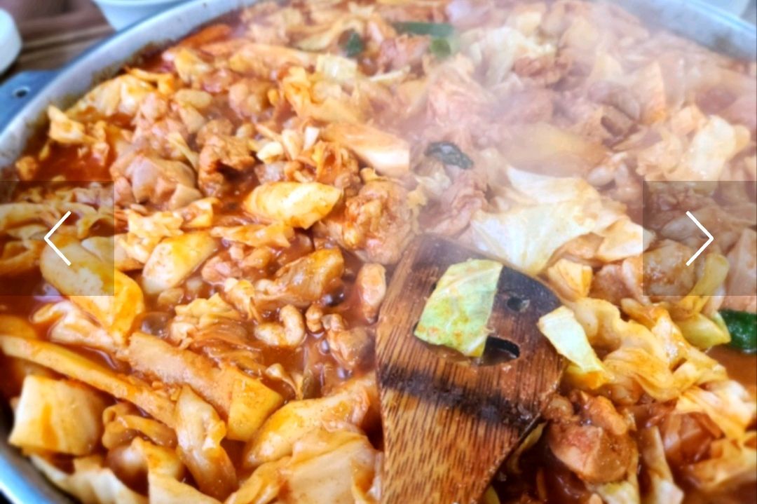 맛있게 익은 닭갈비