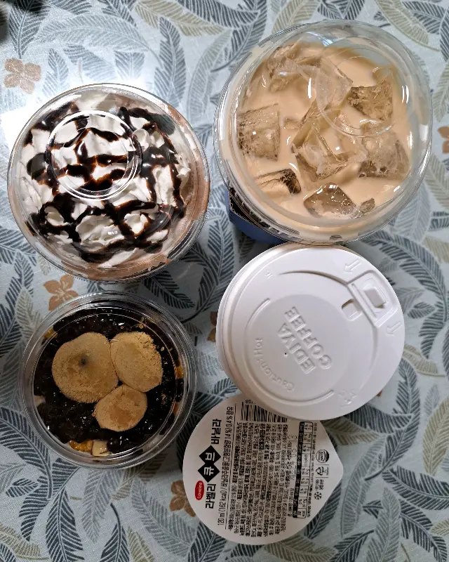 달콤한 흑당라떼와 디저트