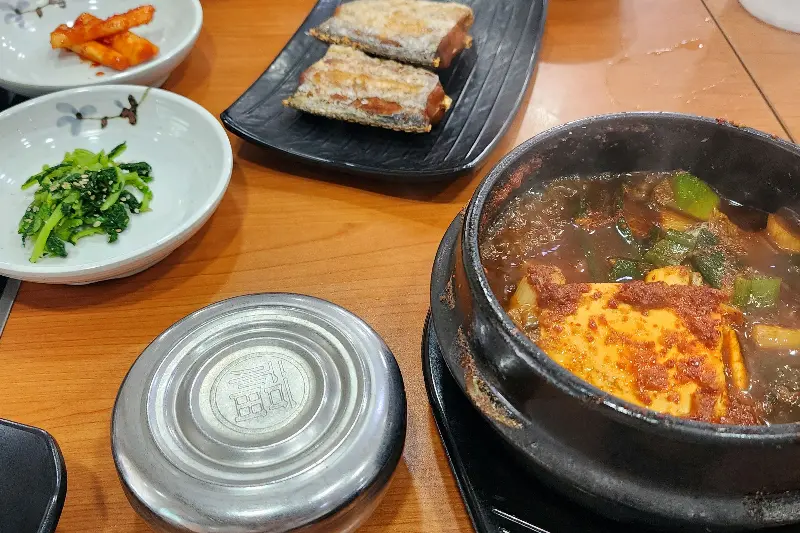 갈치정식 한상차림