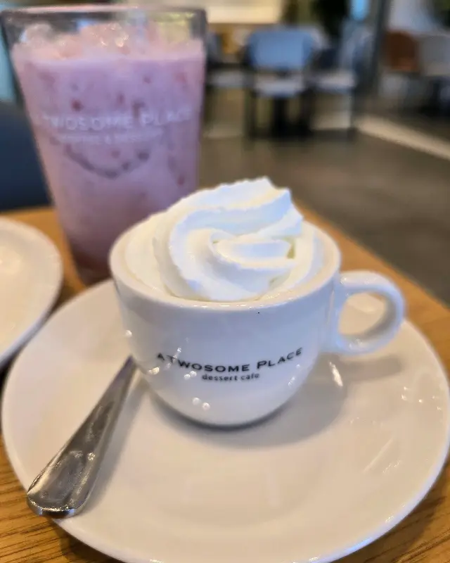 투썸플레이스 음료와 디저트