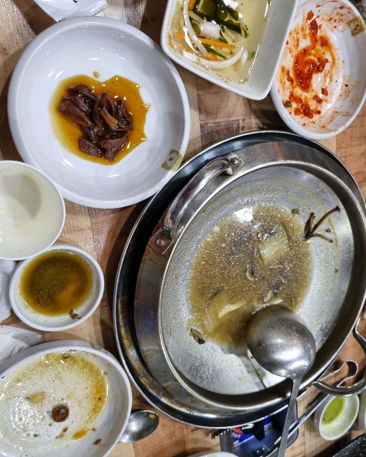 깔끔하게 비워진 냄비