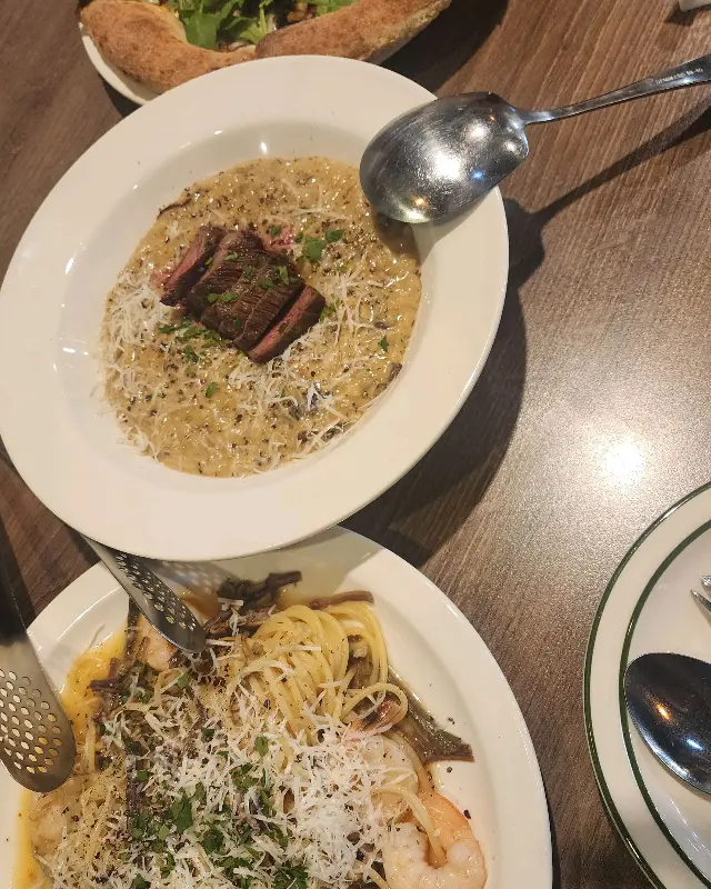 깔끔하고 세련된 분위기의 내부 인테리어