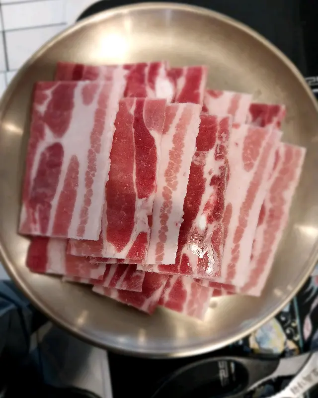 신선한 냉삼겹살의 모습