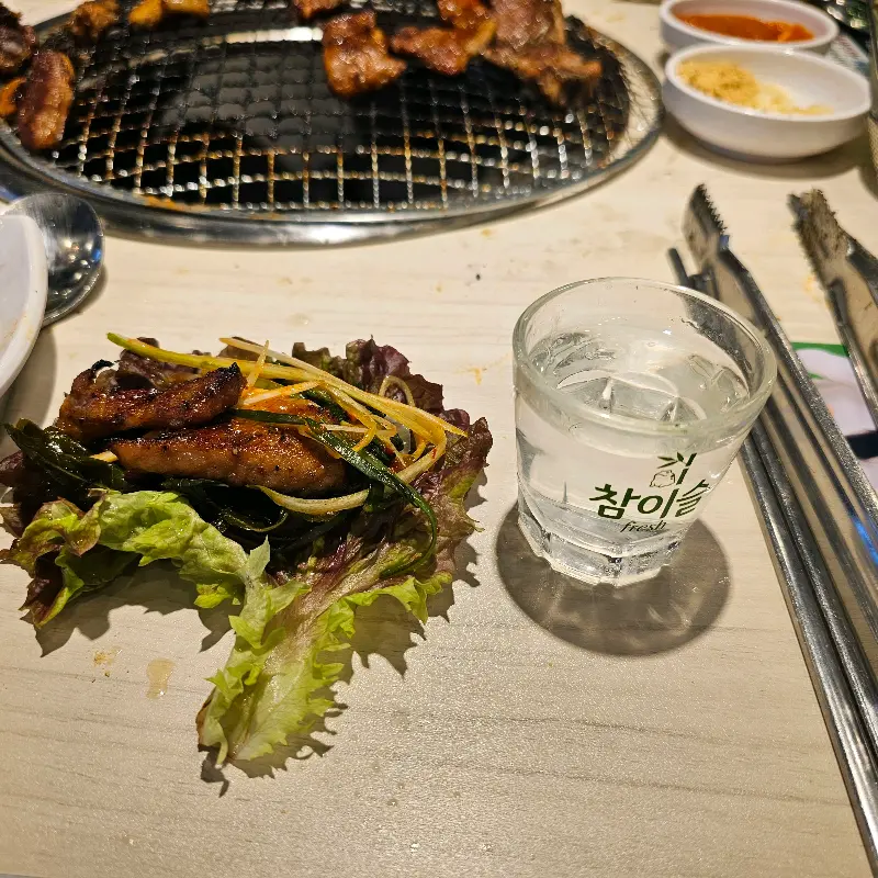 샐러드바에서 즐길 수 있는 다양한 메뉴