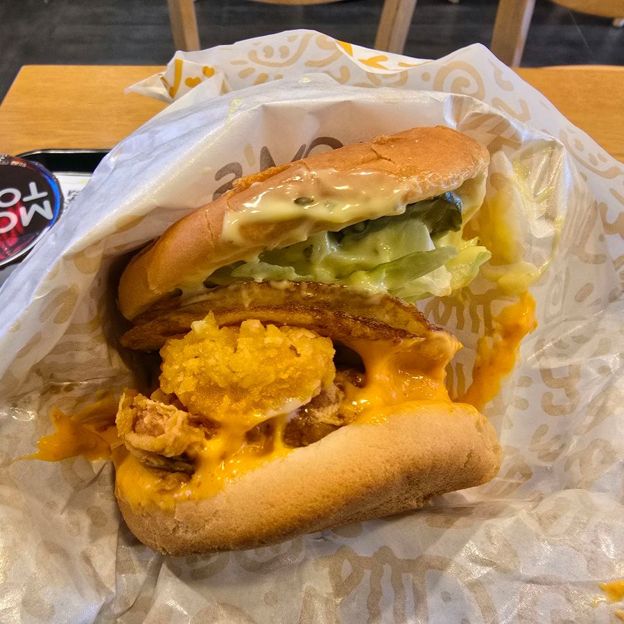 맘스터치 싸이버거 단면