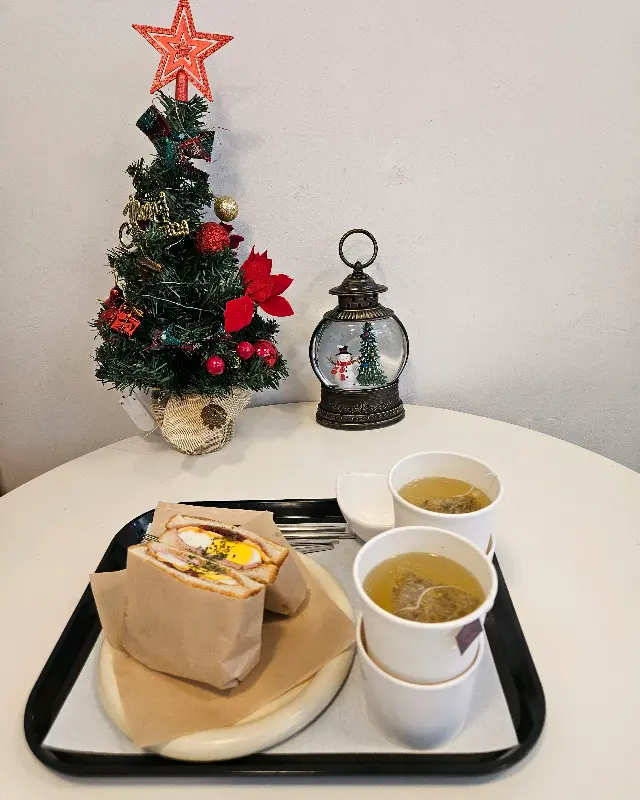 샌드위치와 라떼