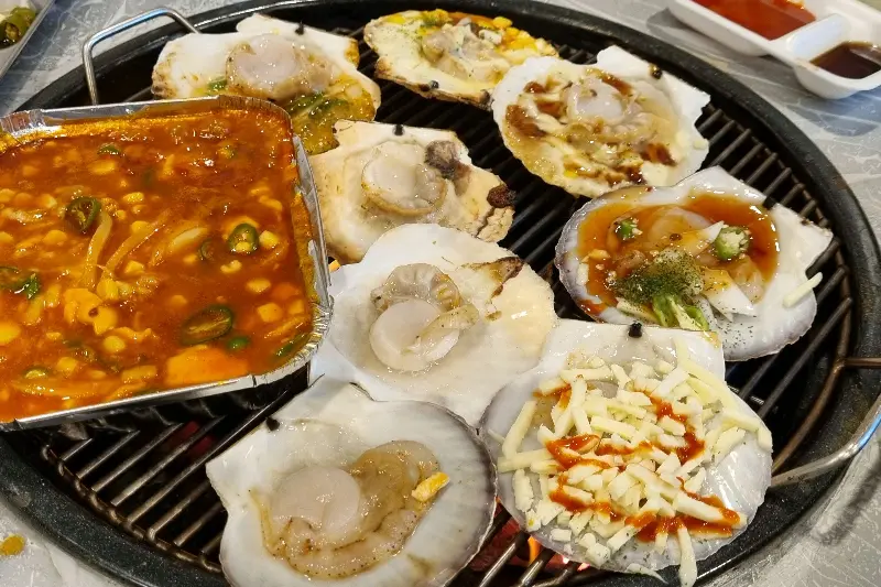 신선한 조개구이