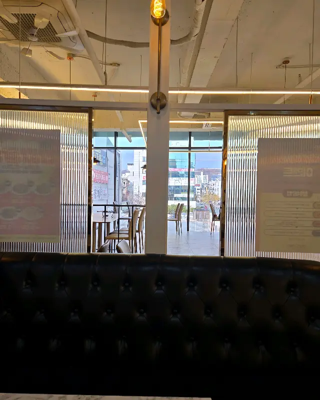 라라코스트 내부