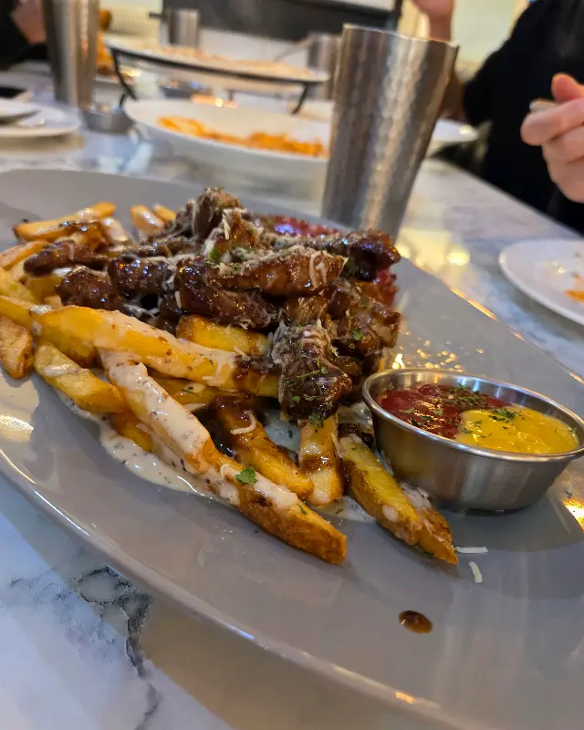 스테이크와 감자튀김