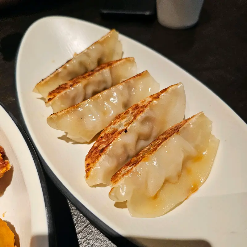 윤기가 흐르는 교자