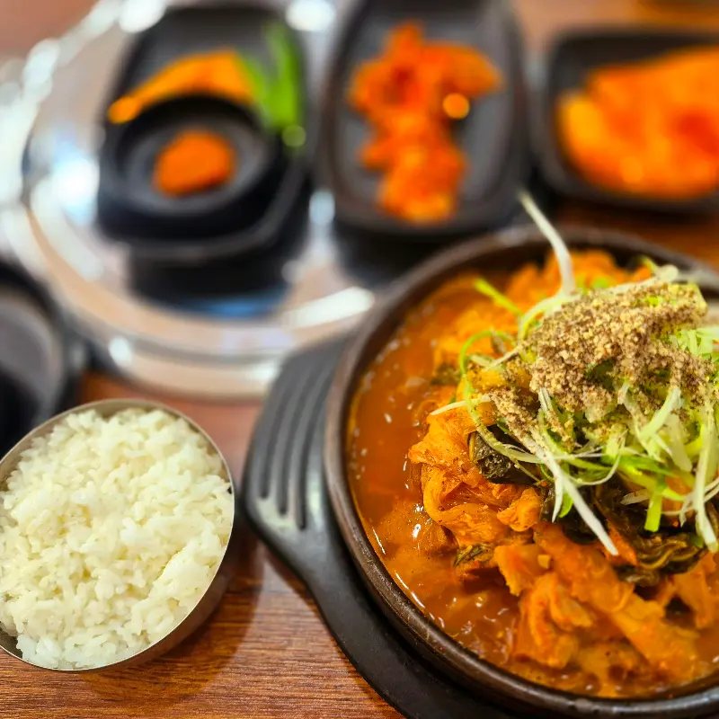 감자탕과 밑반찬