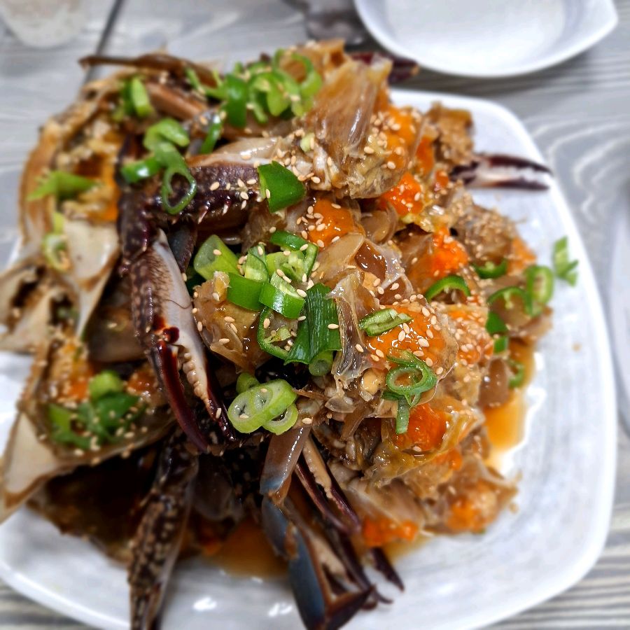 간장게장 특유의 먹음직스러운 비주얼