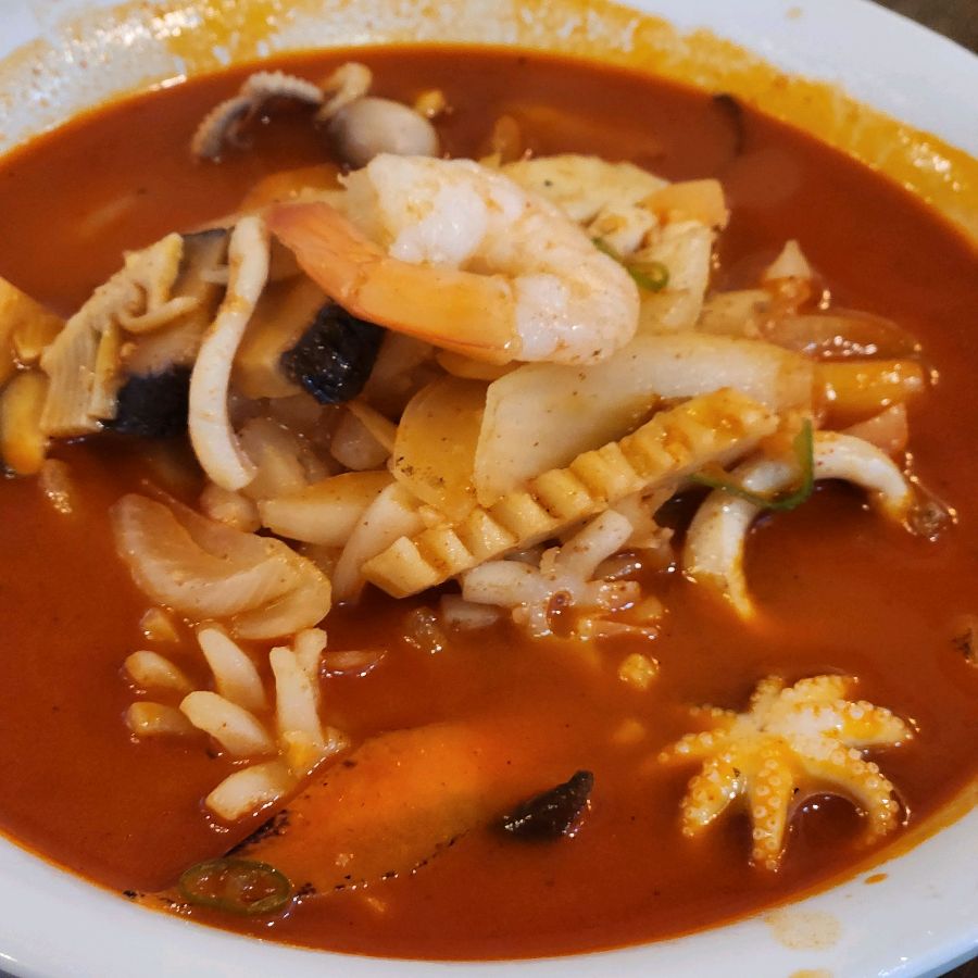 해산물이 듬뿍 들어간 해물짬뽕