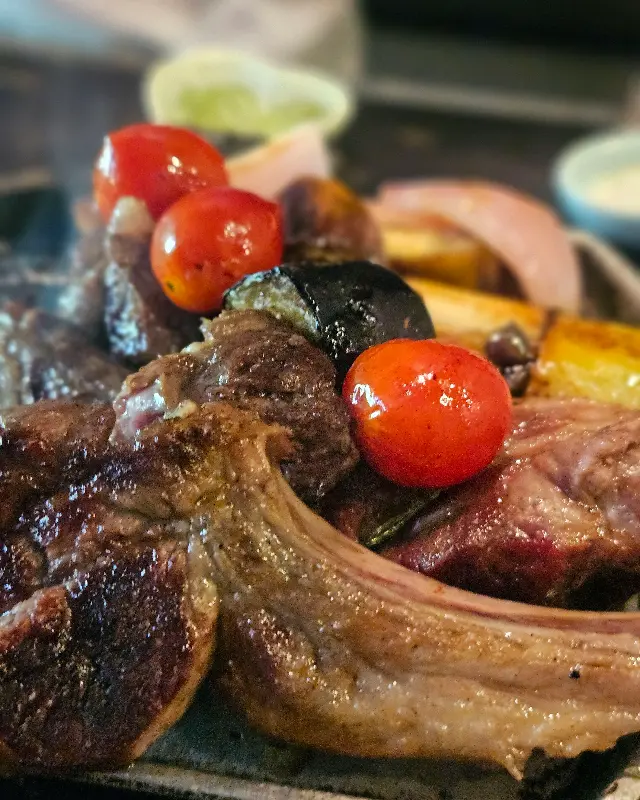 양갈비와 구운 채소