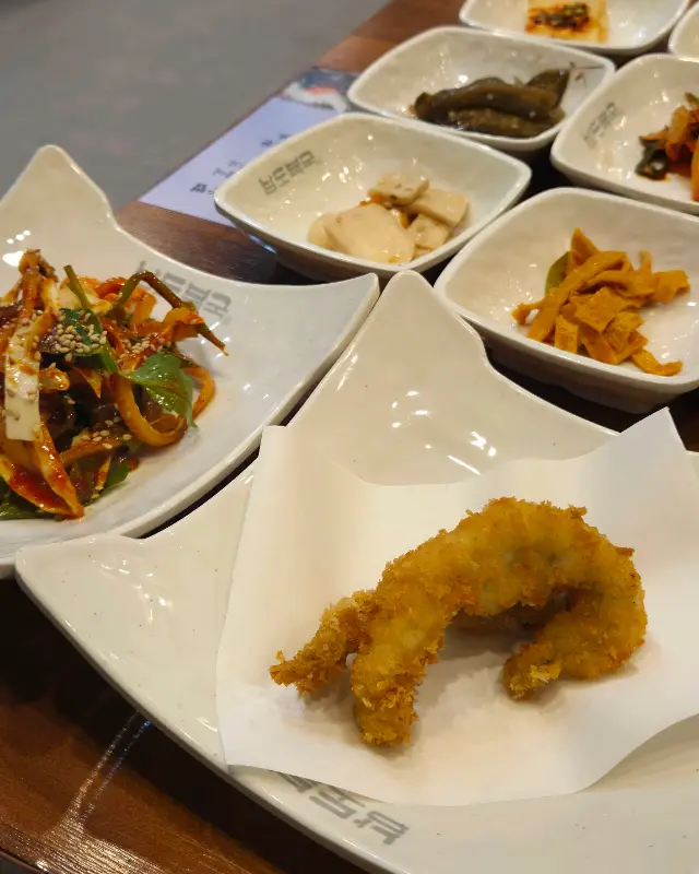 남도복국의 복껍질 무침