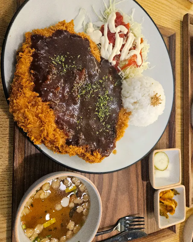 푸짐한 양과 훌륭한 비주얼의 왕돈까스