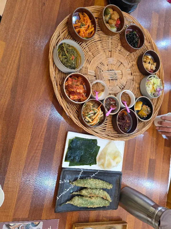 푸짐한 한 상 차림 항공샷