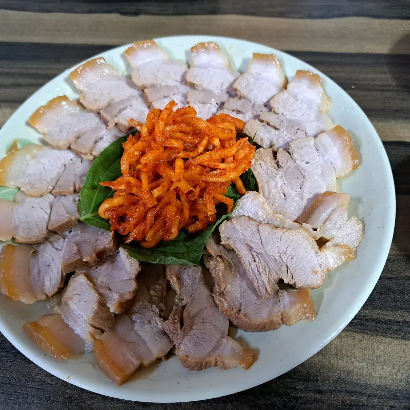 윤기가 흐르는 편육