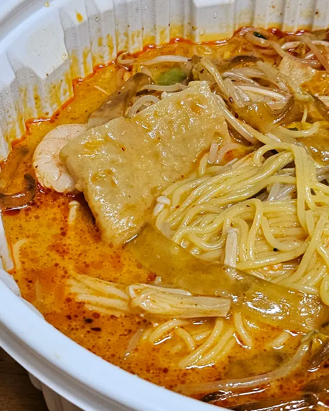 푸짐한 재료와 얼큰한 국물이 조화로운 마라탕