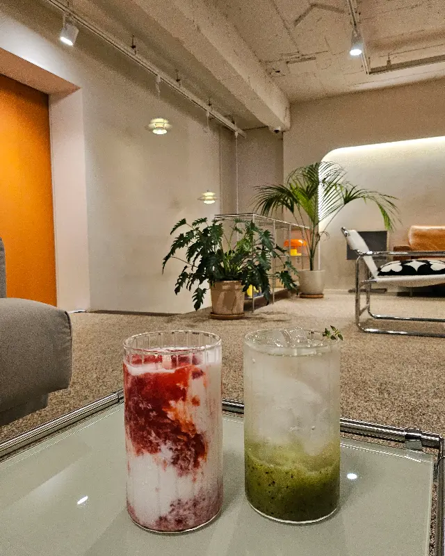 카페 내부 인테리어