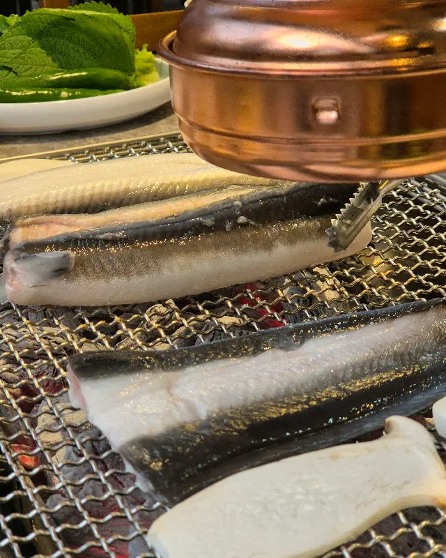 장어와 곁들임 야채