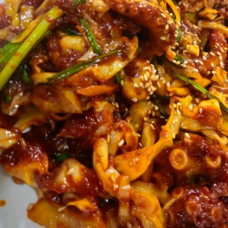 싱싱한 낙지가 듬뿍 들어간 갈낙탕