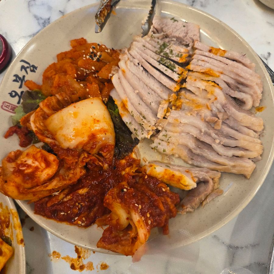 촉촉한 보쌈과 보쌈김치