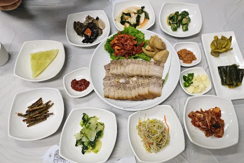 푸짐한 보쌈 한 상 차림