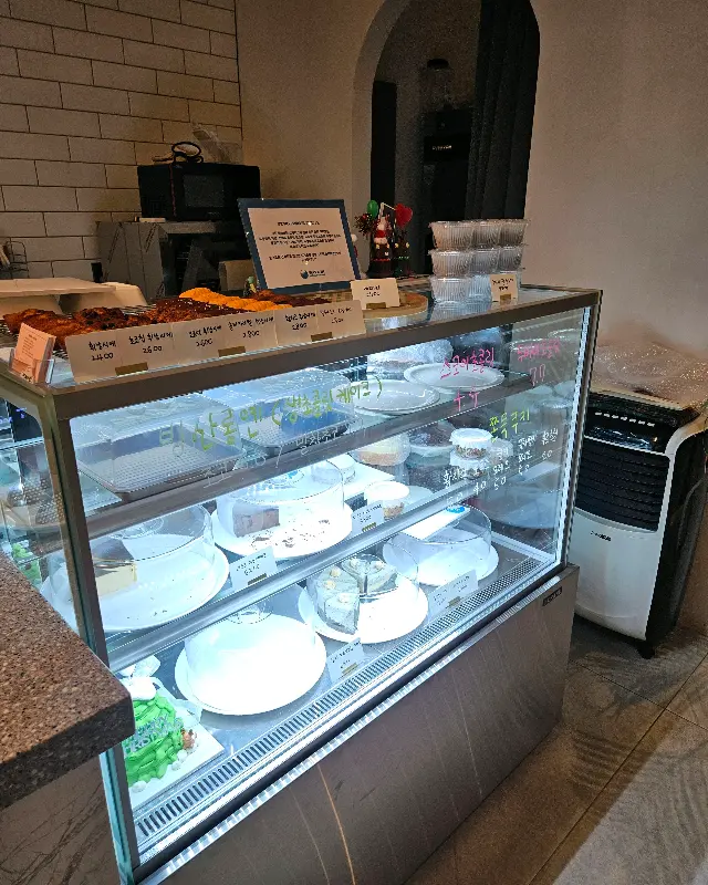 웨이브인의 디저트 쇼케이스