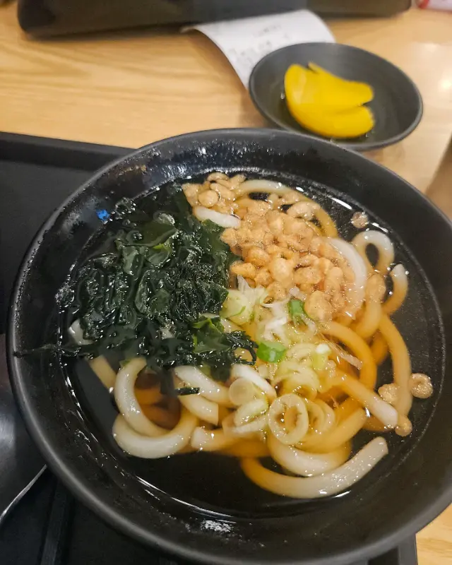 단무지가 담겨 있는 모습