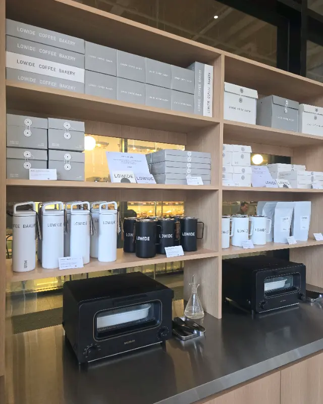 로우에이드 내부 인테리어