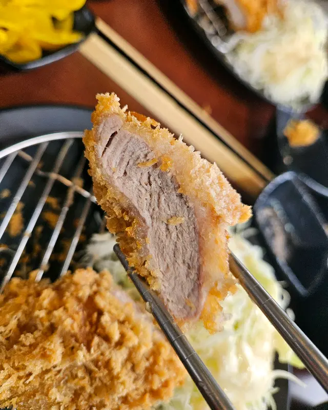 장인의 손길이 느껴지는 깔끔한 연돈 주방